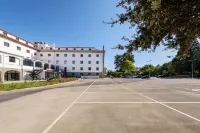 SDivine Fatima Hotel, Congress & Spirituality - موقف سيارات