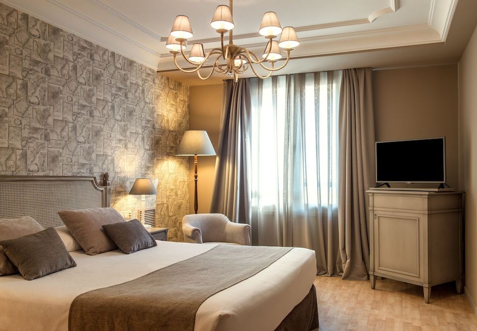 Vincci Lys Hotel Valencia-Valencia Updated 2022 Room Price-Reviews & Deals  | Trip.com