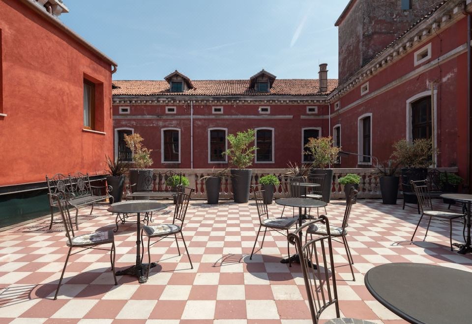 Hotel Palazzo Martinelli Dolfin-Venice Updated 2022 Room Price-Reviews &  Deals | Trip.com