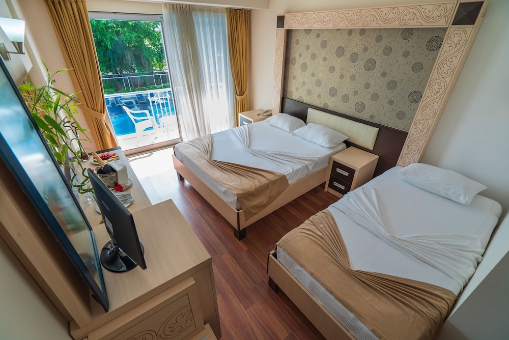 Aperion Beach Hotel