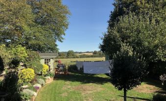 The Old Cottage Bnb - Housity