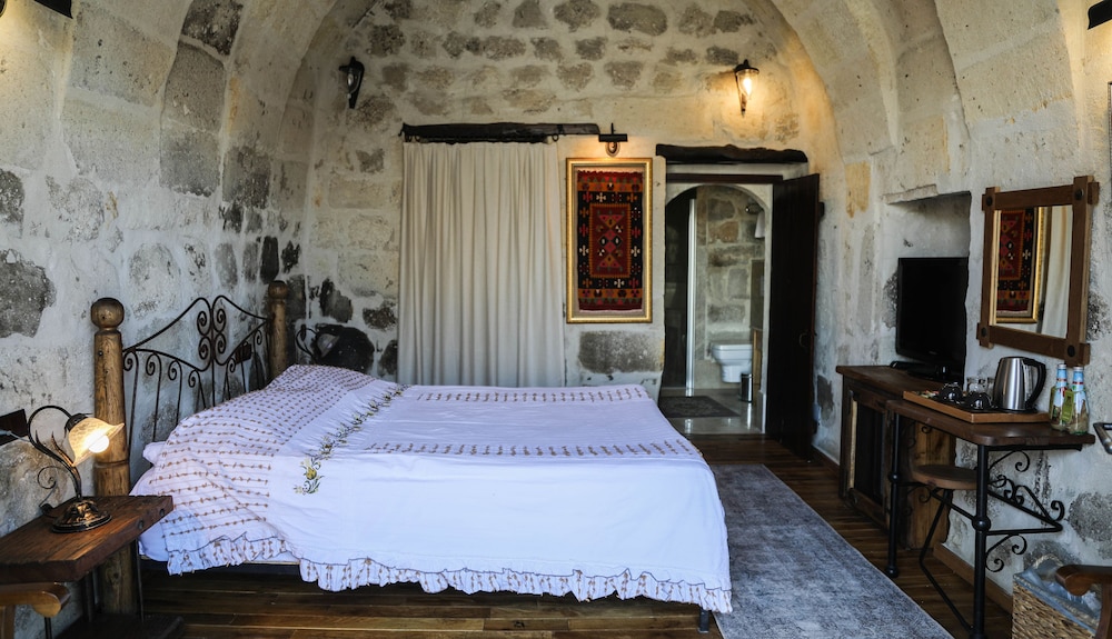 Sultan Cave Suites