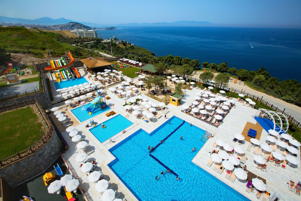 Ramada Resort Kusadasi & Golf