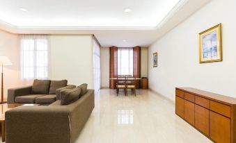 Deluxe 2+1Br Apartment Suite in Bukit Bintang