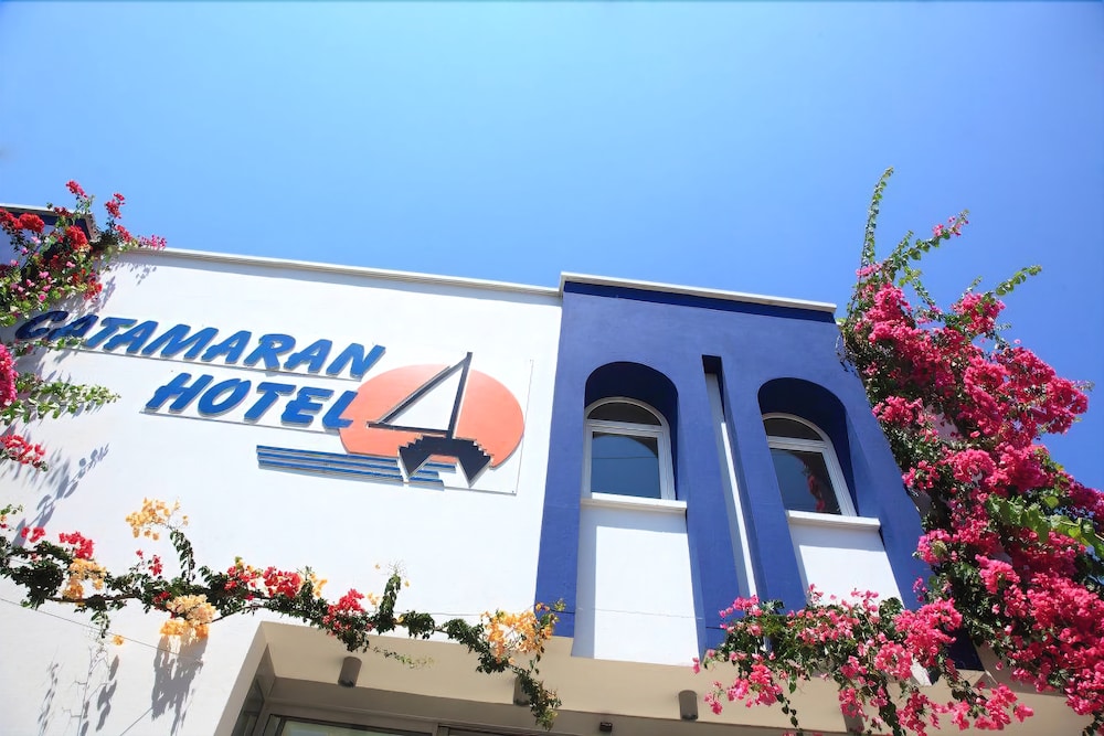 Catamaran Hotel