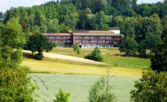 Landhotel am Sonnenhang - Housity