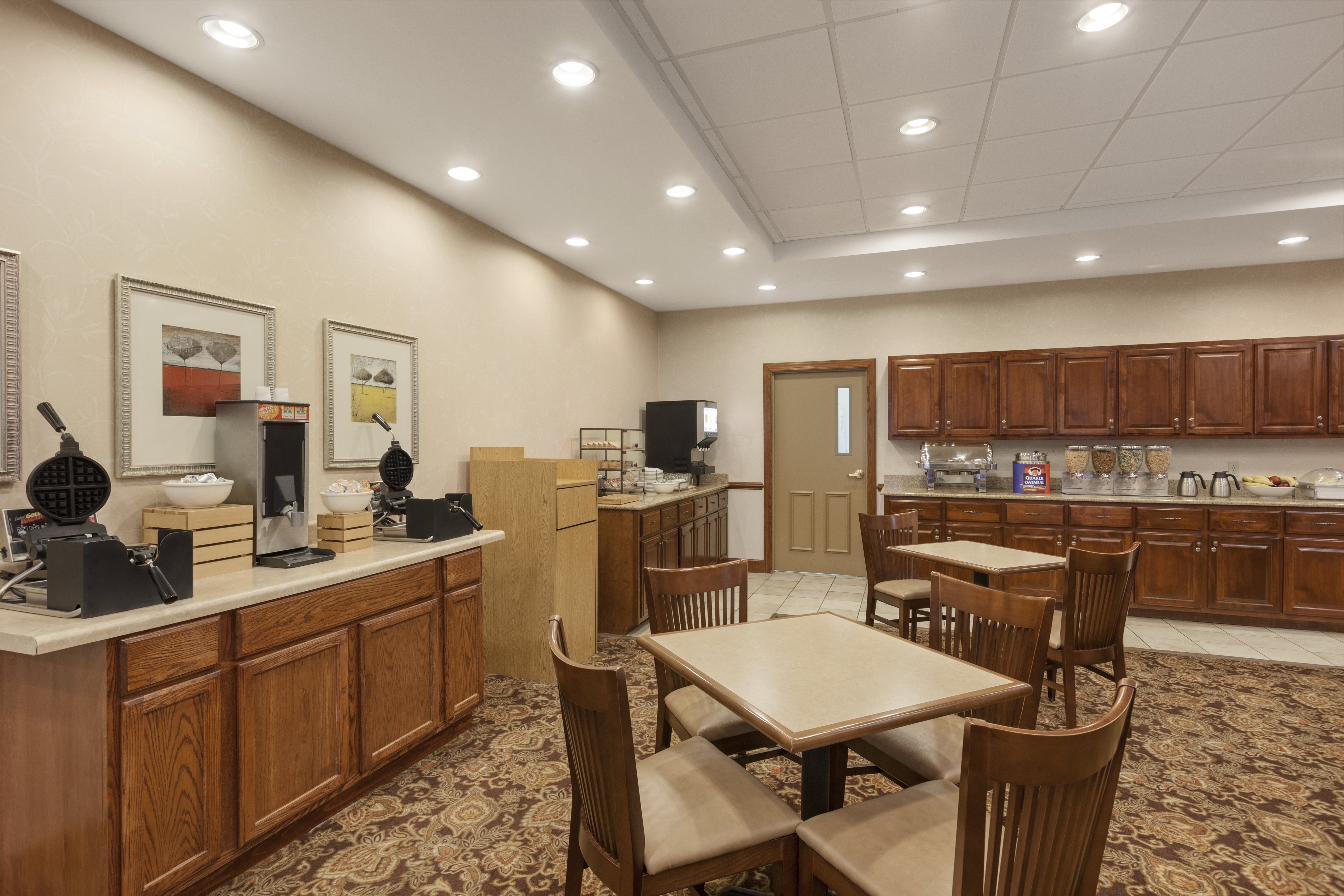 Country Inn & Suites by Radisson, Princeton, WV