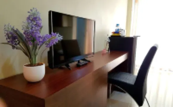 B.R.S. at Hotel Baanbumrungsuk