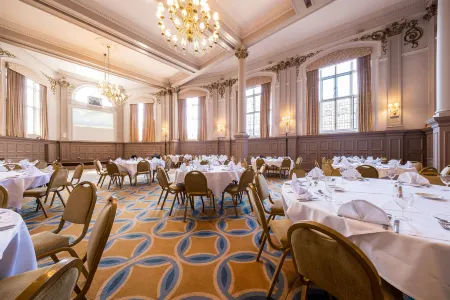 Harte and Garter Отели рядом с достопримечательностью «Dramatica»