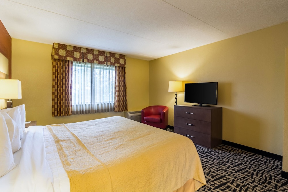 Quality Inn & Suites Mayo Clinic Area