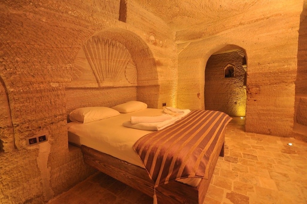 Kayatas Cave Suites