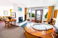 Sooke Harbour House Hotels in Sooke
