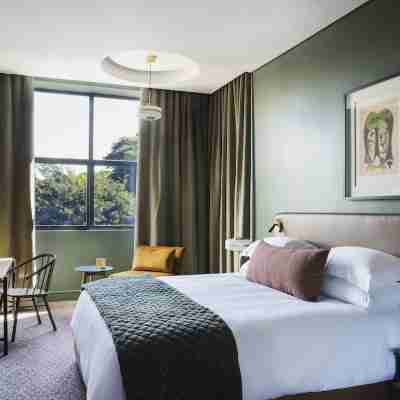 Home Suite Hotels Rosebank Rooms