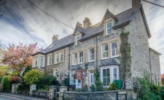 Brookdale House - Housity