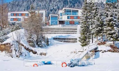 Hotel Roser House Boutique - pe Malul Lacului Colibita