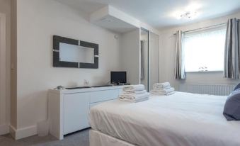 Jibe Ho - Beautiful Spacious Apartment with Harbour Views