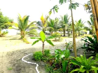 Seaside Garden Lodge Mompiche Hotels near Isla Jupiter