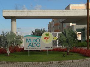 Muro Alto Condominio Club by Aft