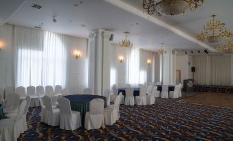 Hotel Grand Pyeongtaek Lake
