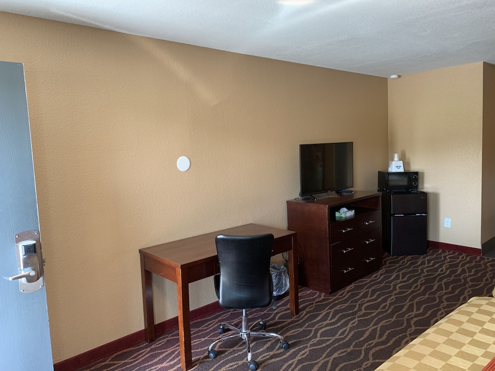 Days Inn by Wyndham Roseburg