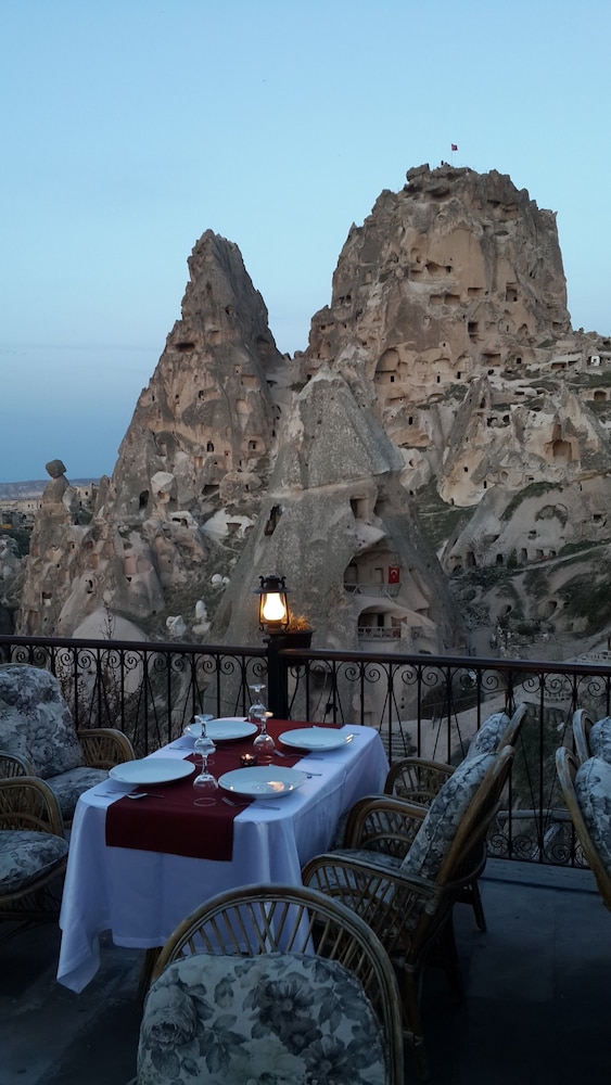 Hermes Cave Hotel