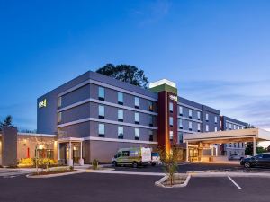 Home2 Suites by Hilton Portland Airport or