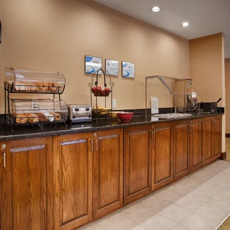 Best Western Plus Edison Inn