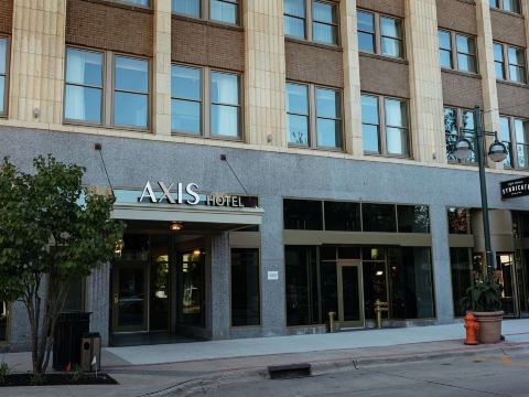 The Axis Hotel Moline, Tapestry Collection by Hilton
