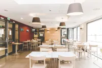 Terres de France - Appart'Hotel Quimper Bretagne Hotels in Plonévez-Porzay