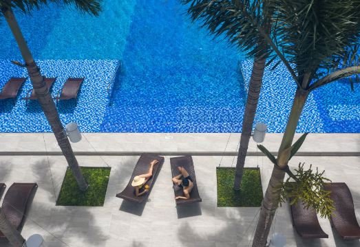 홀리데이 인 & 스위트 사이공 에어포트