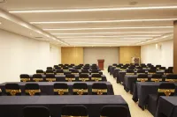 Ramada Hotel & Suites by Wyndham Gangwon Pyeongchang - Business
