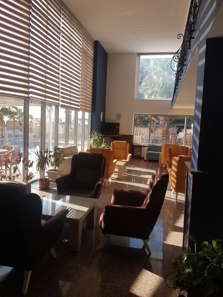 Acropol Beach Hotel