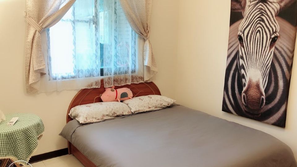 High Speed Rail Homestay