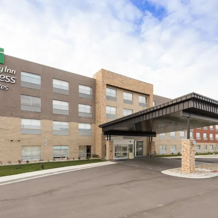 Holiday Inn Express & Suites AUBURN by IHG