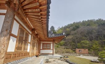 Wanju Hanok Pension Hyurim