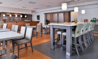 Holiday Inn & Suites Rochester - Marketplace