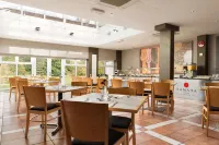 Riverside Hotel - Desayuno