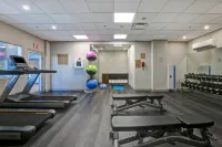 Four Points by Sheraton Toronto Mississauga - Gym