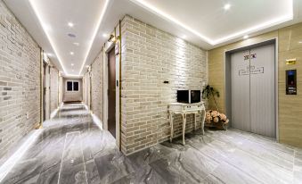 Hotel Cheese Ulsan Samsan - Housity