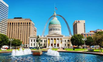 Holiday Inn ST. Louis-Fairview Heights