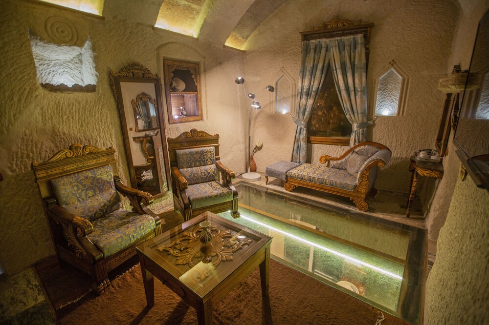 Hermes Cave Hotel