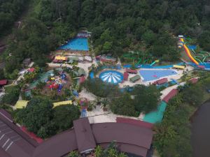 Bukit Merah Laketown Resort