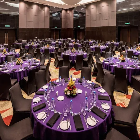 The Stanley Hotel & Suites Отели рядом с достопримечательностью «Заповедник Порт-Морсби»