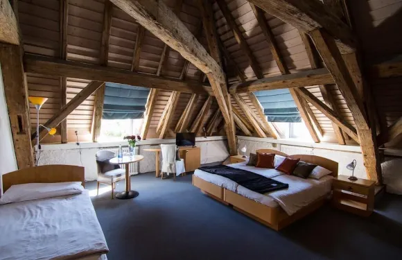 康姆納爾切斯安賓館