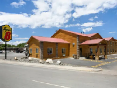 Super 8 by Wyndham Powell Hotels in Powell