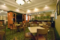 Best Western Plus New Englander Hoteles en Wakefield