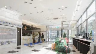 22061f000001fw0wf042C R 320 180 R5 D