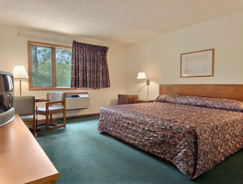 Super 8 by Wyndham Sturgeon Bay