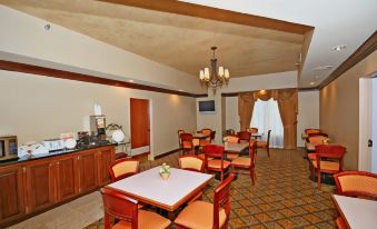 Wingate by Wyndham Greensboro/Coliseum