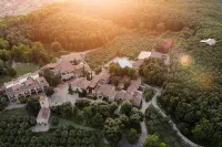 Aquapetra Resort & Spa Hotel dekat Convento Di Morcone Frati Cappuccini